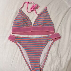 Cupshe bikini set
Medium